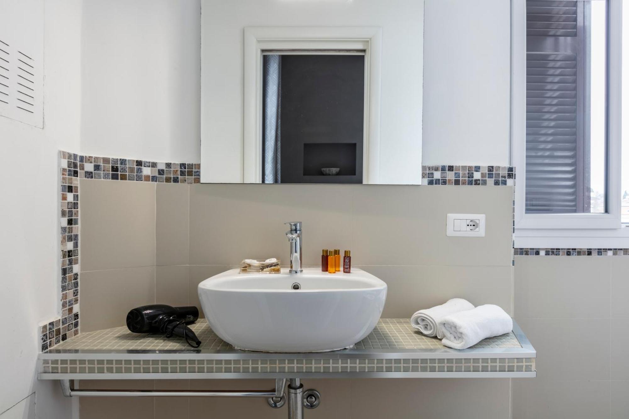 Deza Cozy Place Manzoni Rome Bagian luar foto